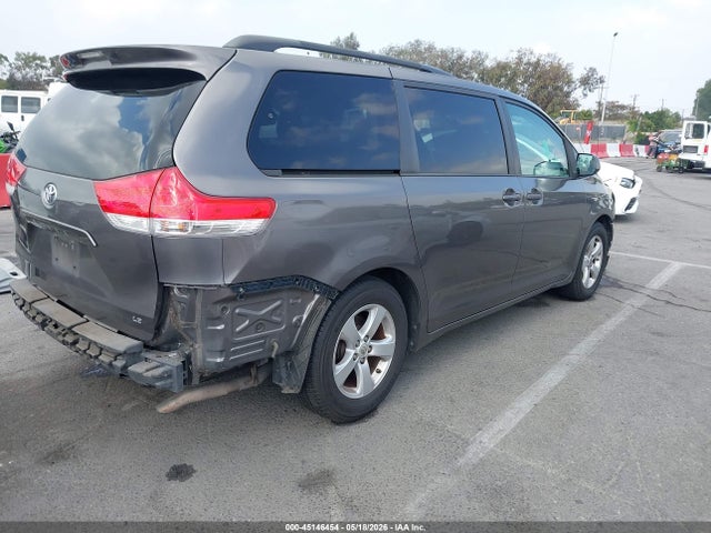 2013 Toyota Sienna Le V6 8 Passenger მანქანა იყიდება აუქციონზე, vin: 5TDKK3DC6DS405002, აუქციონის ნომერი: 45146454