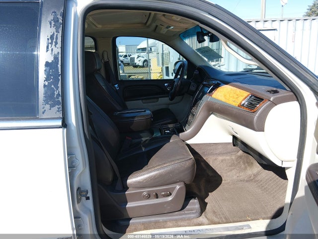45146529 :رقم المزاد ، 1GYS4KEF4ER172633 vin ، 2014 Cadillac Escalade Esv Platinum Edition مزاد بيع