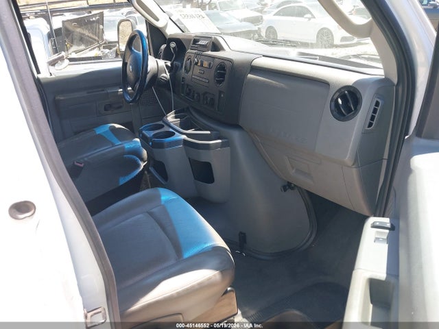 Продажа на аукционе авто 2015 Ford E-350 Cutaway, vin: 1FDWE3FL1FDA04120, номер лота: 45146552
