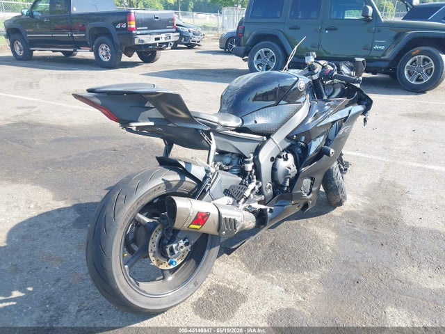 Yamaha YZFR6 2020 JYARJ28E3LA007311 Image 4
