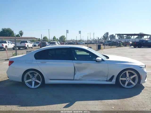 BMW 750i 2017 WBA7F0C50HGM20989 Image 13