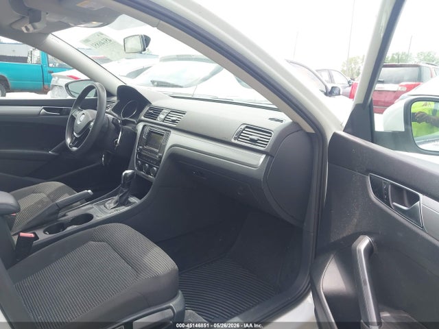 45146851 :رقم المزاد ، 1VWAT7A34GC015586 vin ، 2016 Volkswagen Passat 1.8t S مزاد بيع