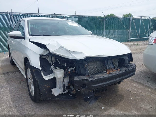 45146851 :رقم المزاد ، 1VWAT7A34GC015586 vin ، 2016 Volkswagen Passat 1.8t S مزاد بيع