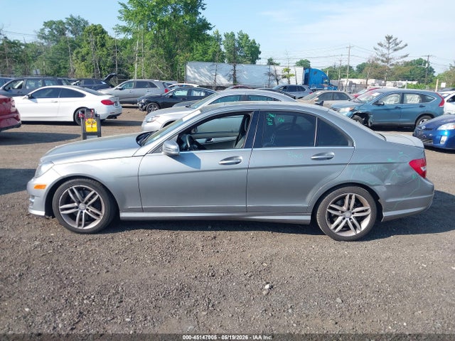 Продаж на аукціоні авто 2014 Mercedes-benz C 300 Sport 4matic, vin: WDDGF8ABXER323475, номер лоту: 45147005