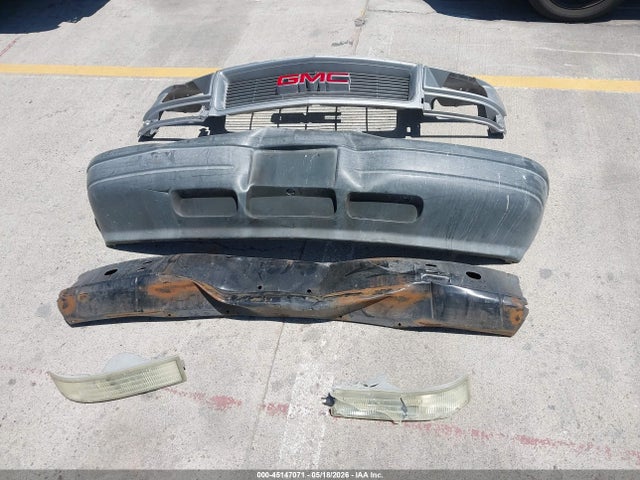 45147071 :رقم المزاد ، 1GTDM19W01B520420 vin ، 2001 Gmc Safari Sl مزاد بيع