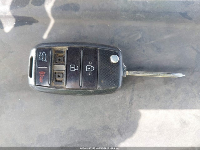 KNDMB5C11G6092868 KIA SEDONA LX