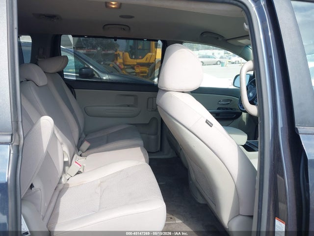 KNDMB5C11G6092868 KIA SEDONA LX