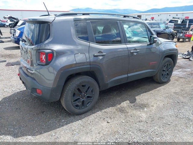 ZACCJBCB4JPH08234 Jeep Renegade Trailhawk 4x4