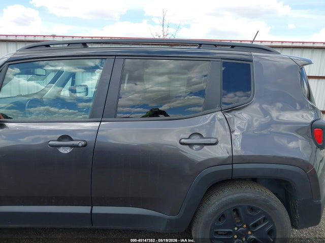 ZACCJBCB4JPH08234 Jeep Renegade Trailhawk 4x4