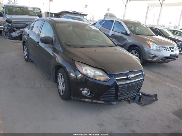 2013 Ford Focus S მანქანა იყიდება აუქციონზე, vin: 1FADP3E22DL277400, აუქციონის ნომერი: 45147396