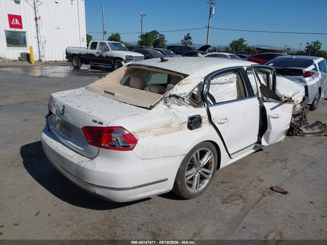 1VWBT7A34FC062054 Volkswagen Passat 1.8t Se