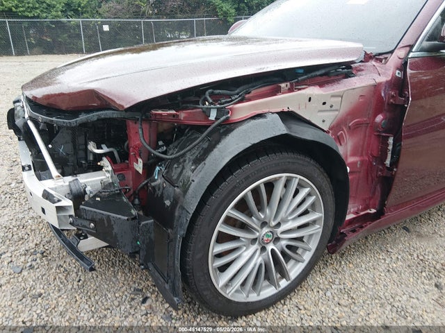 2017 Alfa Romeo Giulia Ti Awd მანქანა იყიდება აუქციონზე, vin: ZARFAEEN6H7547971, აუქციონის ნომერი: 45147529