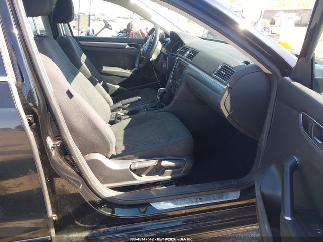 Продаж на аукціоні авто 2016 Volkswagen Passat 1.8t R-line, vin: 1VWAT7A30GC036015, номер лоту: 45147542