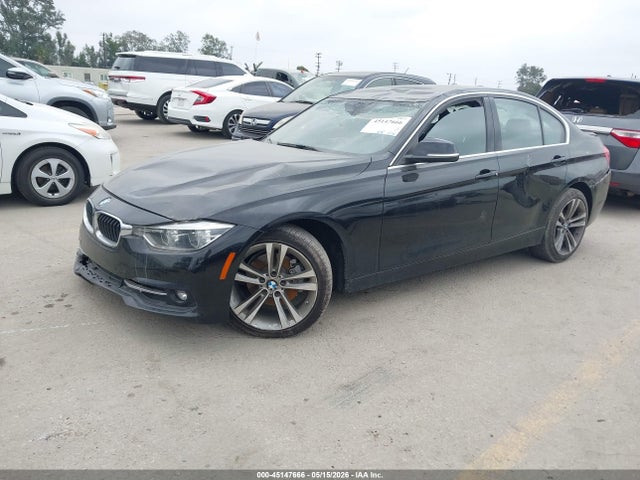 45147666 :رقم المزاد ، WBA8B9C54JAE21966 vin ، 2018 Bmw 330i مزاد بيع