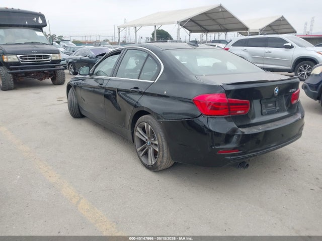 45147666 :رقم المزاد ، WBA8B9C54JAE21966 vin ، 2018 Bmw 330i مزاد بيع