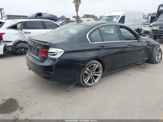 45147666 :رقم المزاد ، WBA8B9C54JAE21966 vin ، 2018 Bmw 330i مزاد بيع