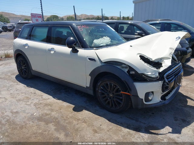 Mini COOPER CLUBMAN 2018 WMWLN5C54J2E34060 main image