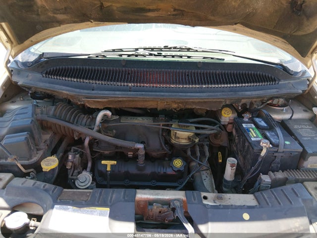 2001 Chrysler Town & Country Limited მანქანა იყიდება აუქციონზე, vin: 2C8GP64L11R175459, აუქციონის ნომერი: 45147706