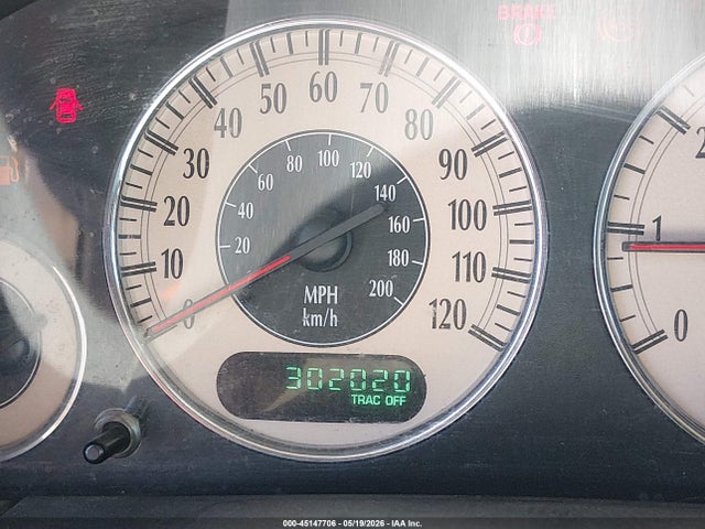2001 Chrysler Town & Country Limited მანქანა იყიდება აუქციონზე, vin: 2C8GP64L11R175459, აუქციონის ნომერი: 45147706