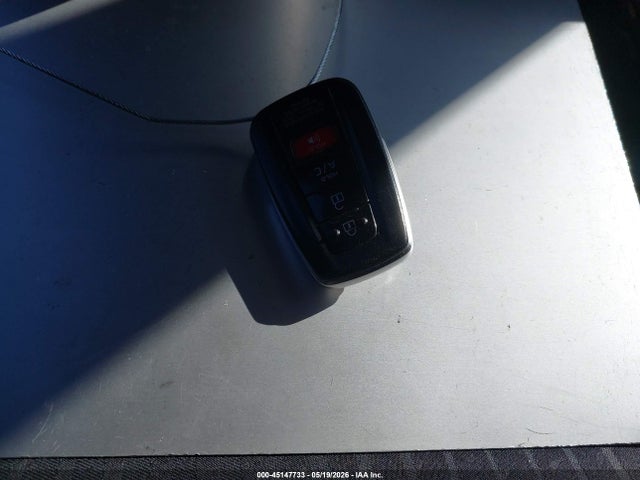 2019 Toyota Prius Prime Plus მანქანა იყიდება აუქციონზე, vin: JTDKARFP1K3105596, აუქციონის ნომერი: 45147733