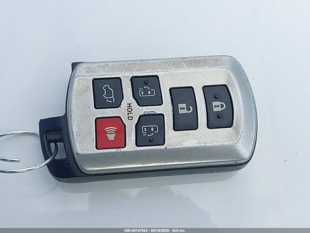 2016 Toyota Sienna Se 8 Passenger მანქანა იყიდება აუქციონზე, vin: 5TDXK3DC6GS746412, აუქციონის ნომერი: 45147842