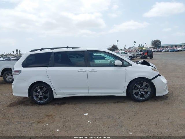 2016 Toyota Sienna Se 8 Passenger მანქანა იყიდება აუქციონზე, vin: 5TDXK3DC6GS746412, აუქციონის ნომერი: 45147842