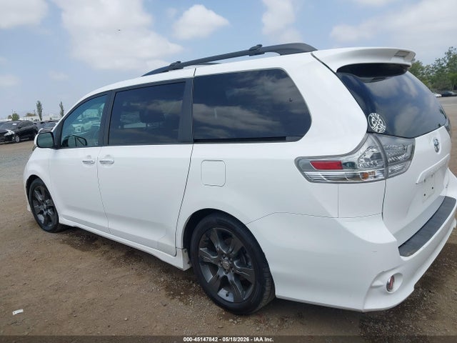2016 Toyota Sienna Se 8 Passenger მანქანა იყიდება აუქციონზე, vin: 5TDXK3DC6GS746412, აუქციონის ნომერი: 45147842