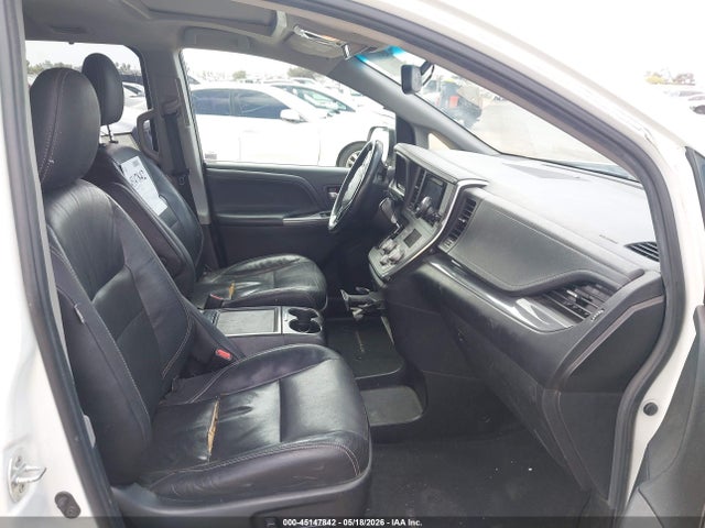 2016 Toyota Sienna Se 8 Passenger მანქანა იყიდება აუქციონზე, vin: 5TDXK3DC6GS746412, აუქციონის ნომერი: 45147842