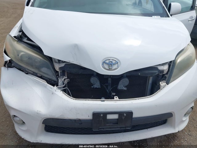 2016 Toyota Sienna Se 8 Passenger მანქანა იყიდება აუქციონზე, vin: 5TDXK3DC6GS746412, აუქციონის ნომერი: 45147842