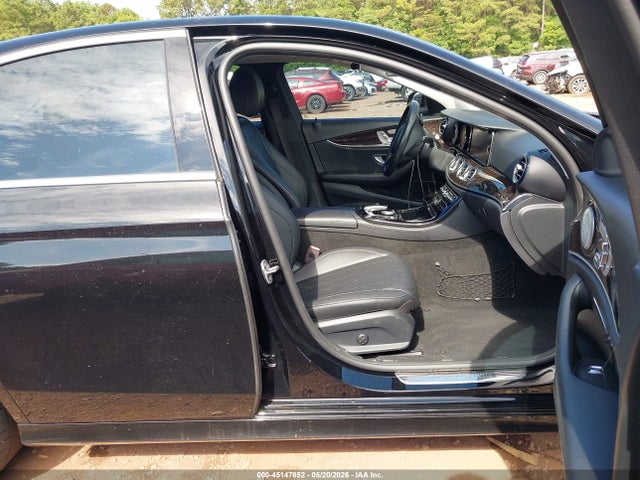 45147852 :رقم المزاد ، WDDZF4KB1JA296451 vin ، 2018 Mercedes-benz E 300 4matic مزاد بيع