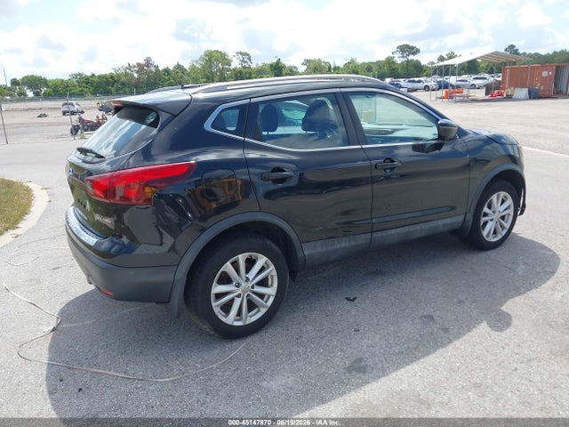 45147870 :رقم المزاد ، JN1BJ1CR5HW144578 vin ، 2017 Nissan Rogue Sport Sv مزاد بيع
