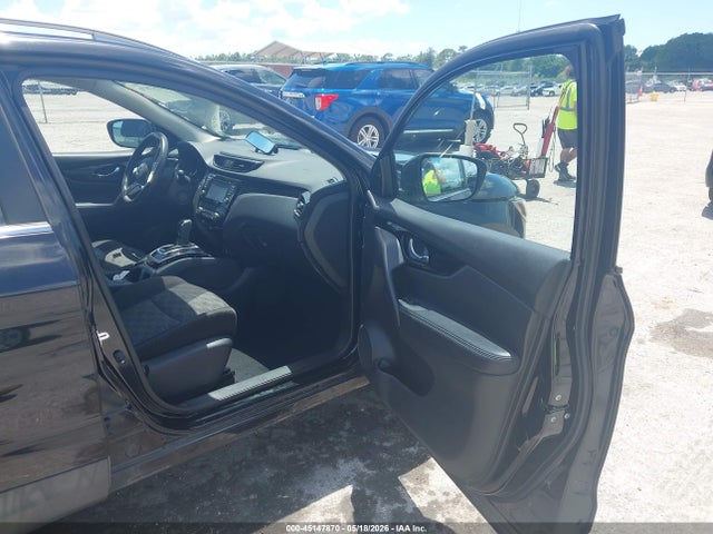 45147870 :رقم المزاد ، JN1BJ1CR5HW144578 vin ، 2017 Nissan Rogue Sport Sv مزاد بيع