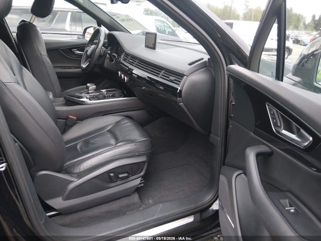 WA1LAAF73JD009333 Audi Q7 3.0t Premium