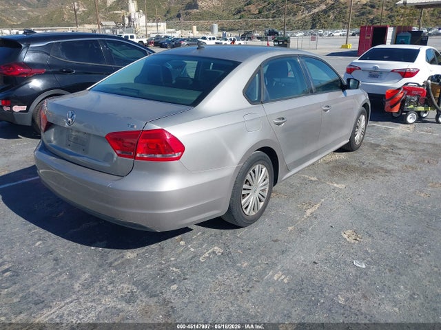 45147997 :رقم المزاد ، 1VWAT7A35EC111336 vin ، 2014 Volkswagen Passat 1.8t S مزاد بيع