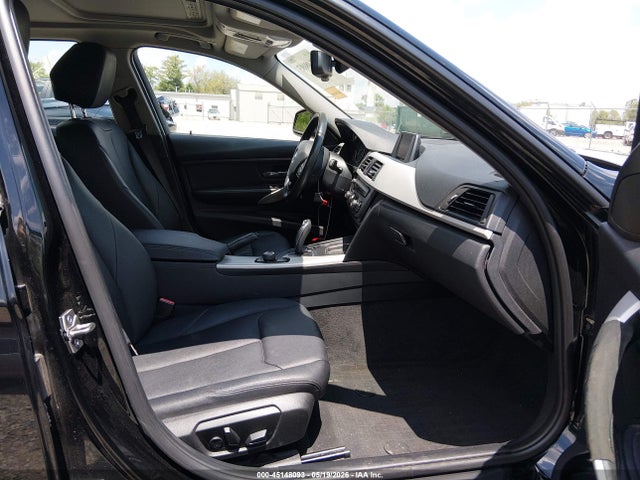 45148093 :رقم المزاد ، WBA3C3C59DF978557 vin ، 2013 Bmw 320i Xdrive مزاد بيع