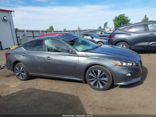 1N4BL4DW8NN390383 Nissan Altima Sv Intelligent Awd