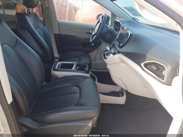 Продажа на аукционе авто 2024 Chrysler Pacifica Touring L, vin: 2C4RC1BG4RR146175, номер лота: 45148109