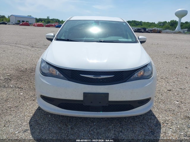 45148111 :رقم المزاد ، 2C4RC1CG8MR577755 vin ، 2021 Chrysler Voyager Lx مزاد بيع