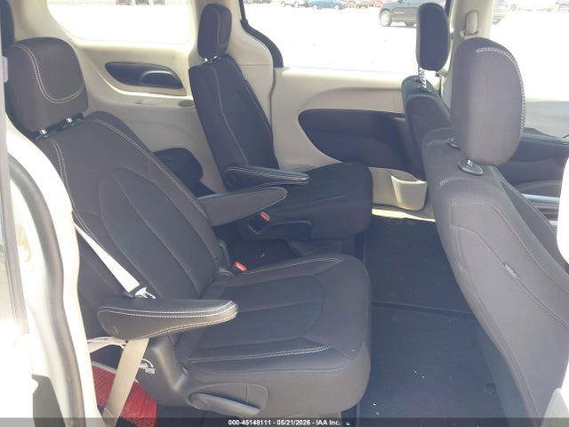 45148111 :رقم المزاد ، 2C4RC1CG8MR577755 vin ، 2021 Chrysler Voyager Lx مزاد بيع
