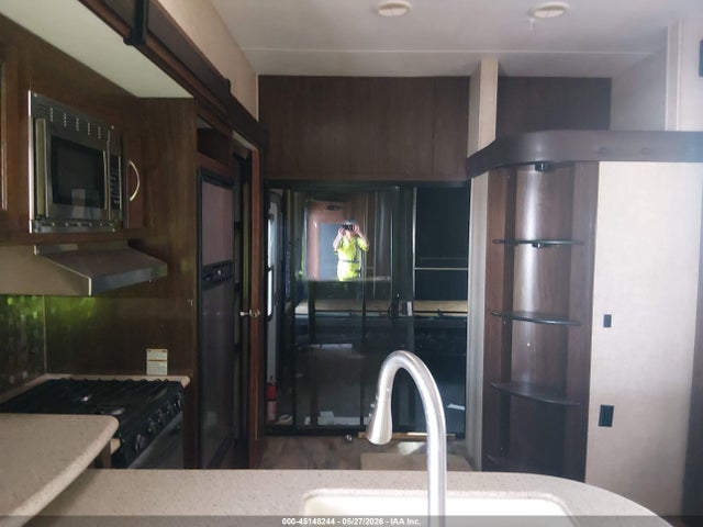 Heartland Rv 325 T 2015 5SFCG3822FE295367 Image 16