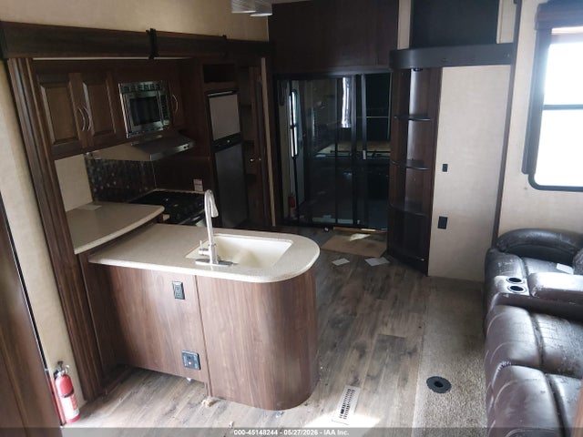 Heartland Rv 325 T 2015 5SFCG3822FE295367 Image 5