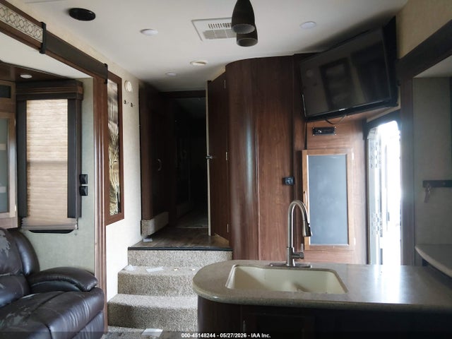 Heartland Rv 325 T 2015 5SFCG3822FE295367 Image 8