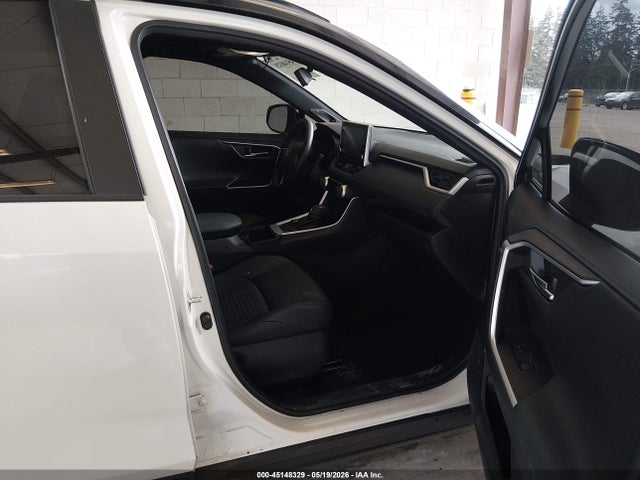 45148329 :رقم المزاد ، 4T3E6RFV8NU065970 vin ، 2022 Toyota Rav4 Hybrid Xse مزاد بيع