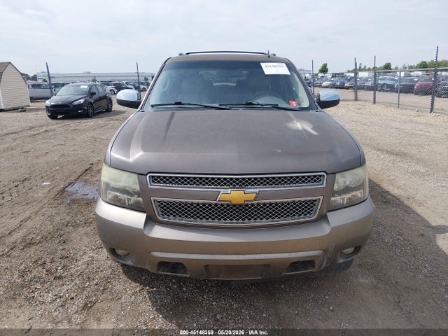 Продаж на аукціоні авто 2014 Chevrolet Suburban 1500 Lt, vin: 1GNSKJE77ER199329, номер лоту: 45148359