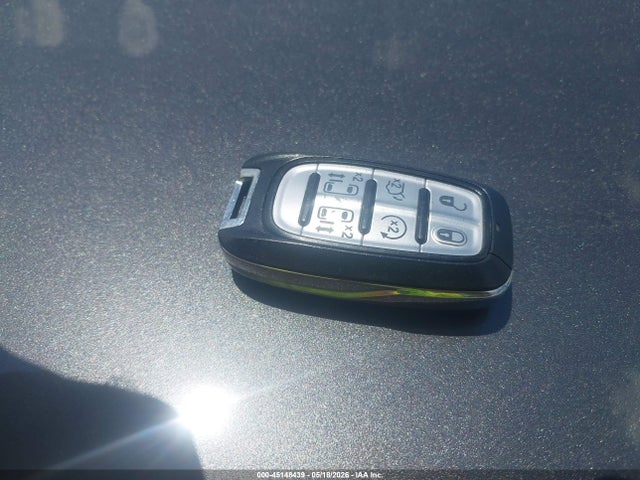 45148439 :رقم المزاد ، 2C4RC1EG6HR836889 vin ، 2017 Chrysler Pacifica Touring-l Plus مزاد بيع