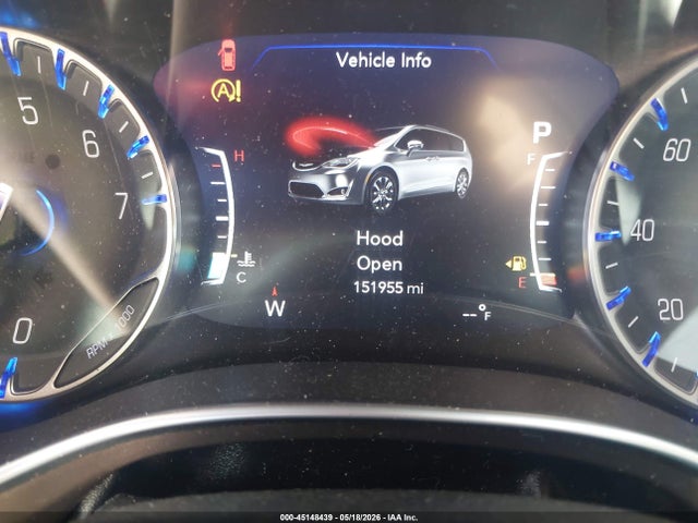 45148439 :رقم المزاد ، 2C4RC1EG6HR836889 vin ، 2017 Chrysler Pacifica Touring-l Plus مزاد بيع