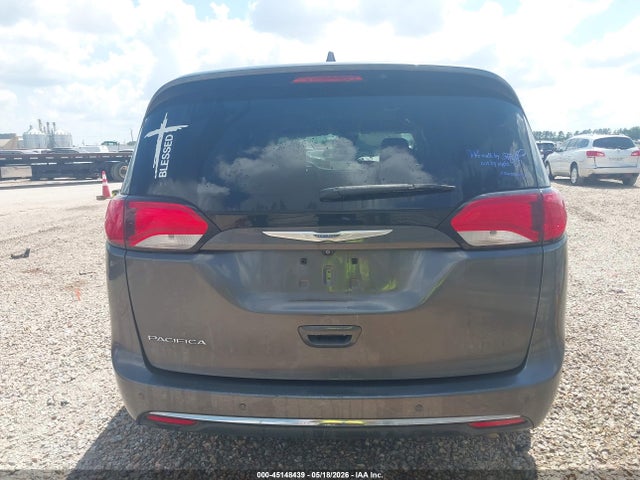 45148439 :رقم المزاد ، 2C4RC1EG6HR836889 vin ، 2017 Chrysler Pacifica Touring-l Plus مزاد بيع