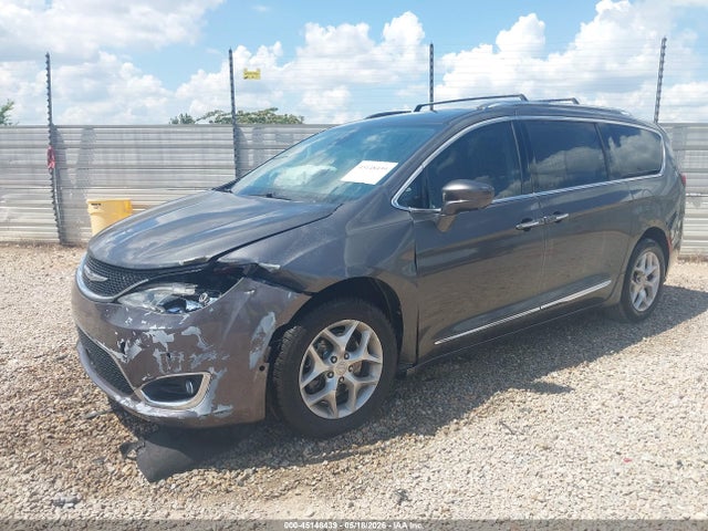 45148439 :رقم المزاد ، 2C4RC1EG6HR836889 vin ، 2017 Chrysler Pacifica Touring-l Plus مزاد بيع