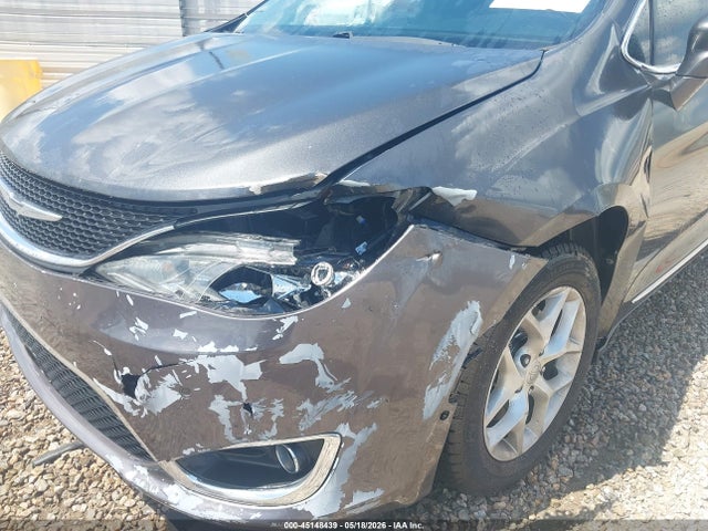 45148439 :رقم المزاد ، 2C4RC1EG6HR836889 vin ، 2017 Chrysler Pacifica Touring-l Plus مزاد بيع