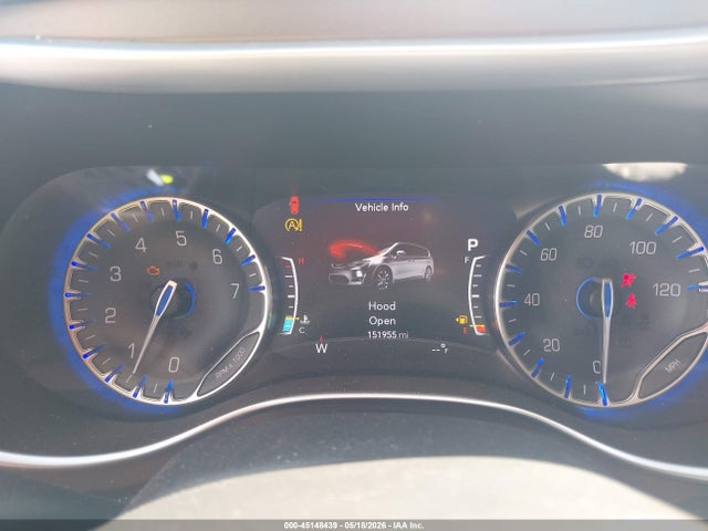 45148439 :رقم المزاد ، 2C4RC1EG6HR836889 vin ، 2017 Chrysler Pacifica Touring-l Plus مزاد بيع